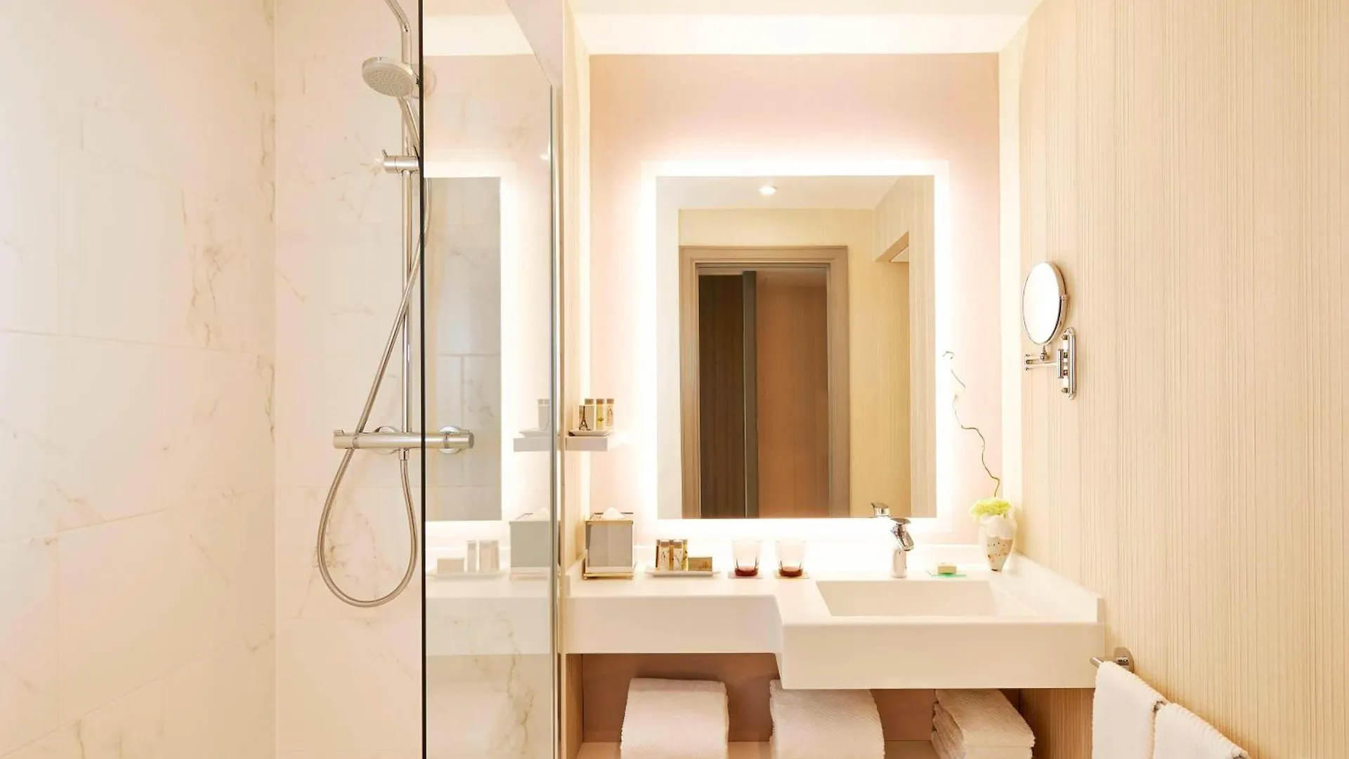 Renaissance Paris La Defense Hotel