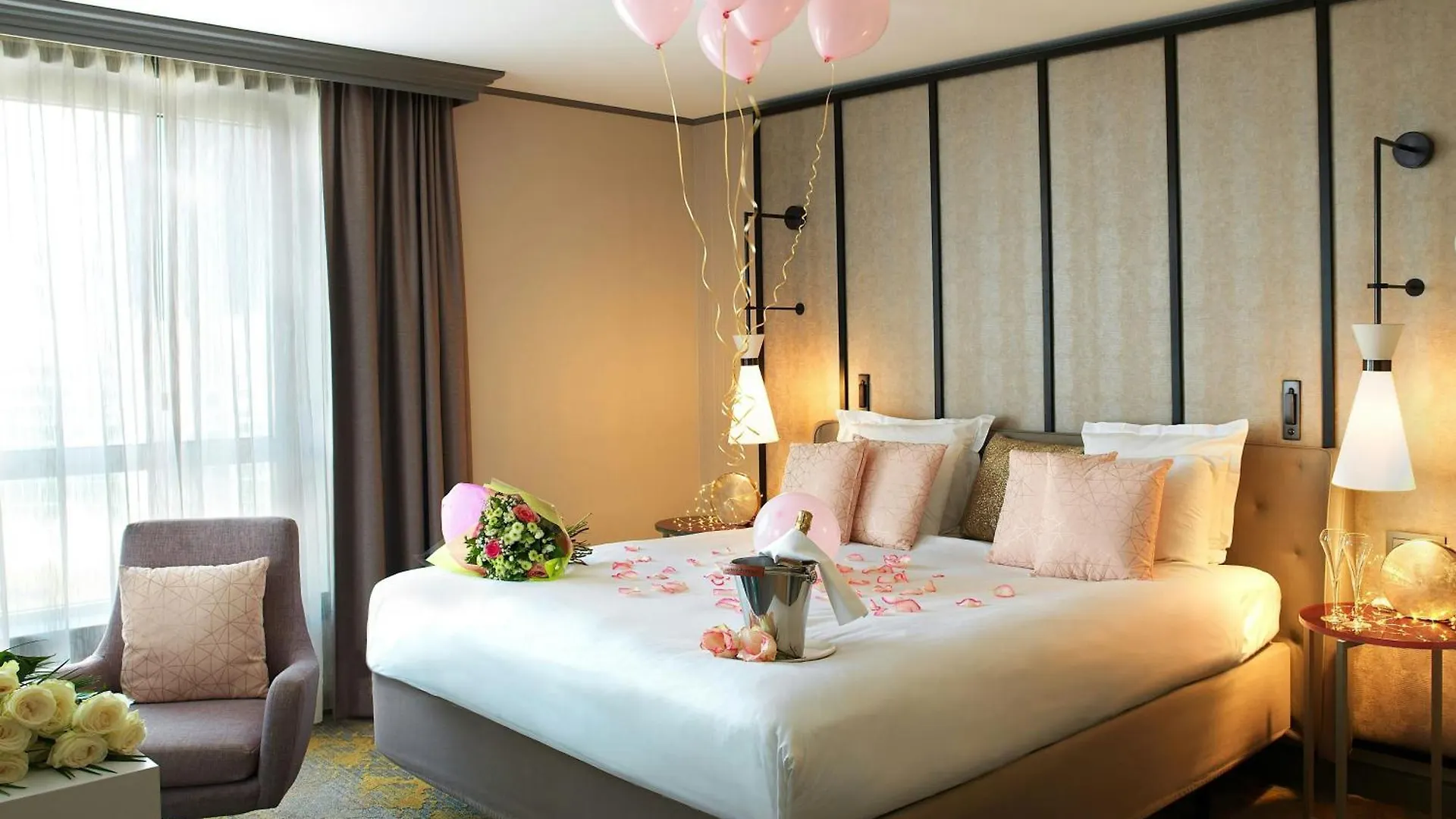 Renaissance Paris La Defense Hotel