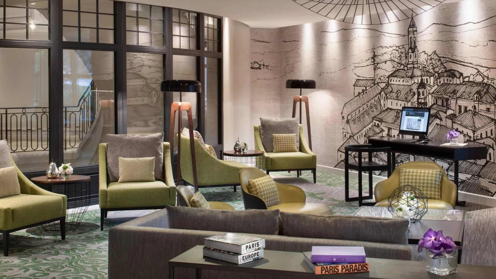 Renaissance Paris La Defense Hotel 4*